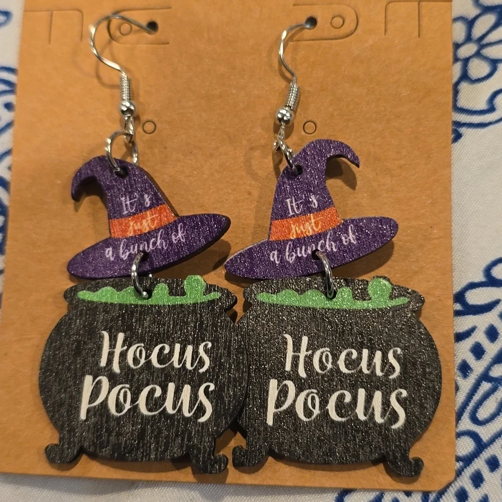 ❤️10/$20 New Halloween earrings Hocus